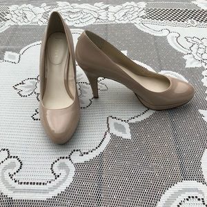 Nude pump heels size 8 1/2